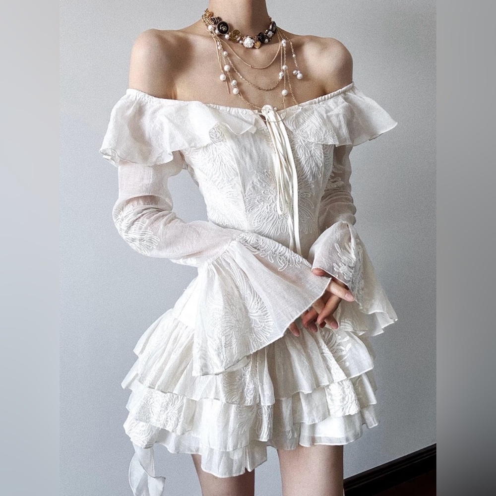 Lanchy Elegant Off-Shoulder White Dress